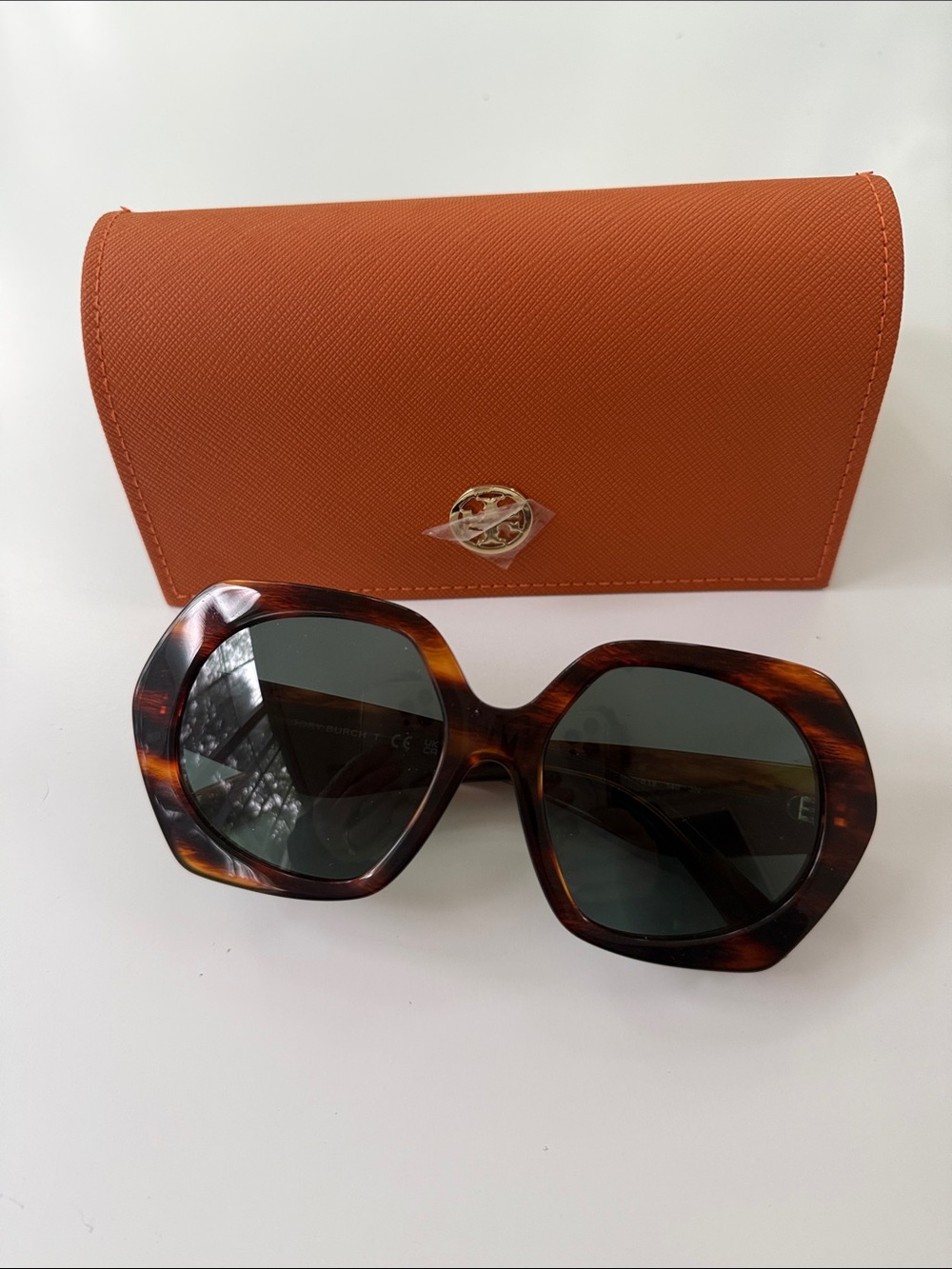 Tory Burch Oversized Tortoiseshell Sunglasses with Orange Case. Brand New